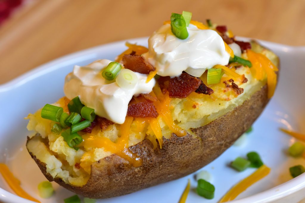 Twice baked potatoes fresh delicious with bacon and green onion | ID 93502988 © Swan555 | Dreamstime.com