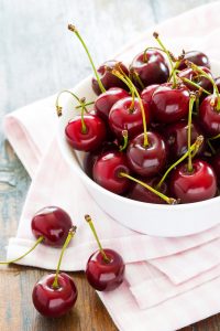 Bowl of Cherries ID 43056939 © Pretoperola | Dreamstime.com